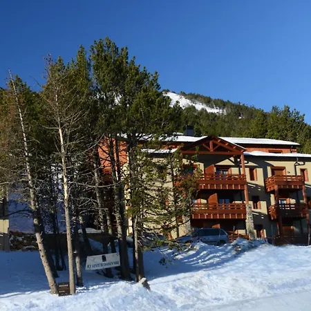 Chalets De L'isard Les Angles 3p8 Cabin Casa de Férias
